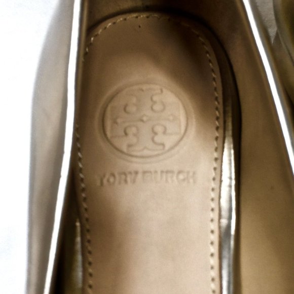 NEW TORY BURCH Gold Logo T Patent Leather Loafers - Picture 10 of 11